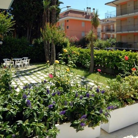 Hotel President San Benedetto del Tronto Esterno foto