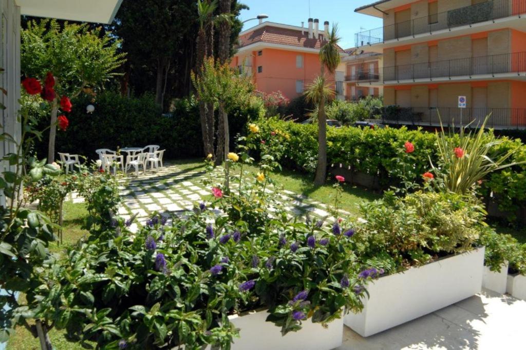 Hotel President San Benedetto del Tronto Esterno foto