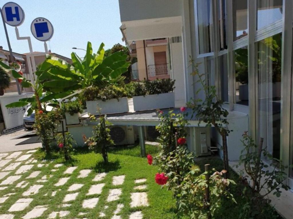 Hotel President San Benedetto del Tronto Esterno foto