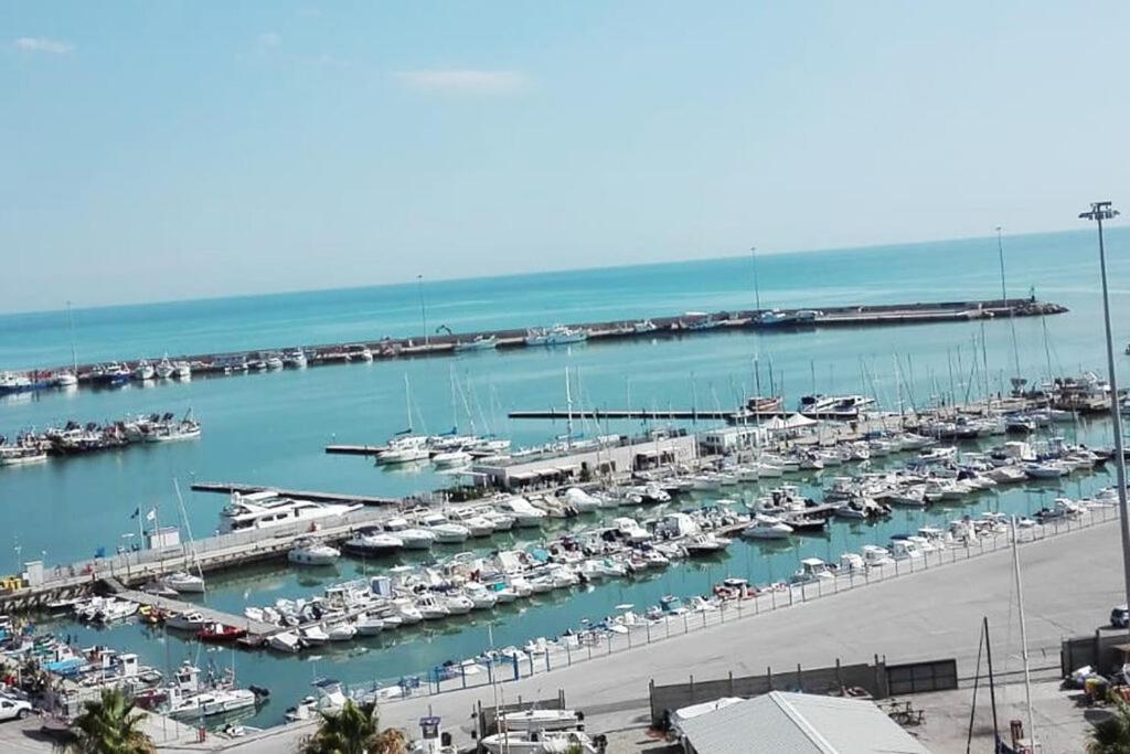 Hotel President San Benedetto del Tronto Esterno foto