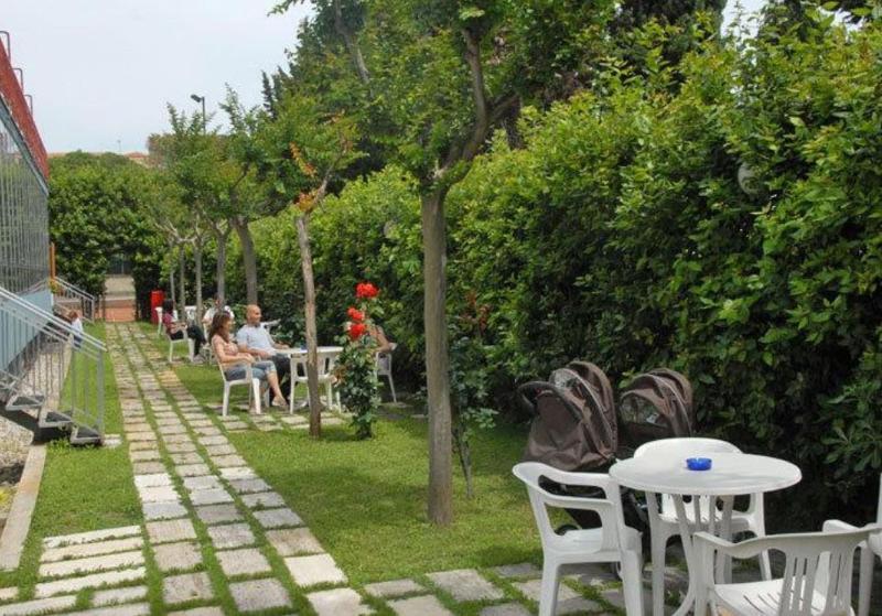 Hotel President San Benedetto del Tronto Esterno foto